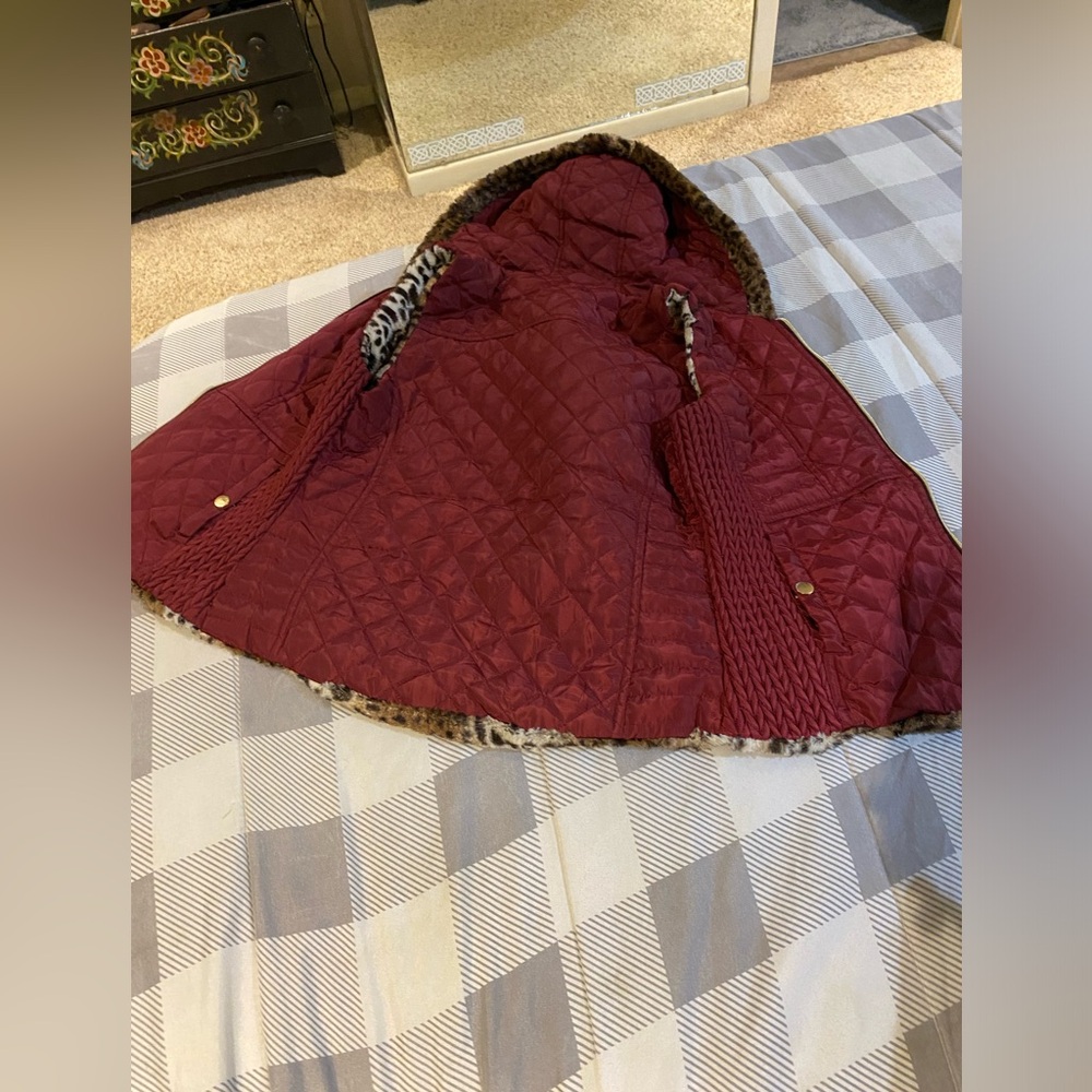 Louis Paris Burgundy Quilted and Animal Fur Print Reversible Vest - Picture 5 of 10